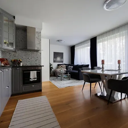 Bauhaus Penthouse Wellness Appartement Siófok