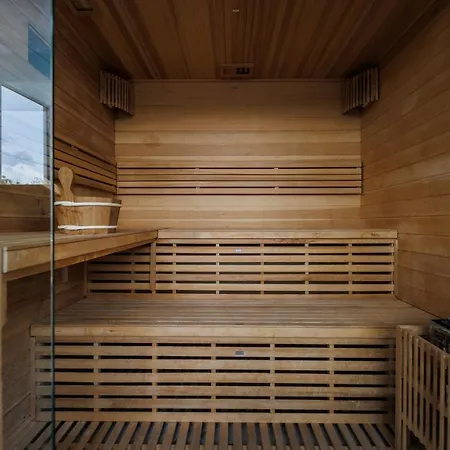 Bauhaus Penthouse Wellness