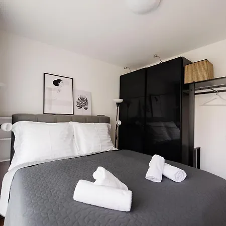 Bauhaus Penthouse Wellness * Siofok