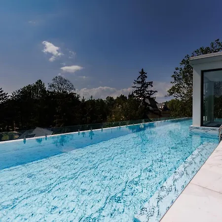 Bauhaus Penthouse Wellness * Siofok