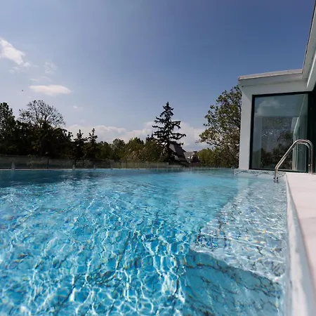 Bauhaus Penthouse Wellness * Siofok